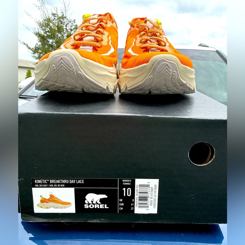 NBW Sorel sneakers!! 🧡💛🤍